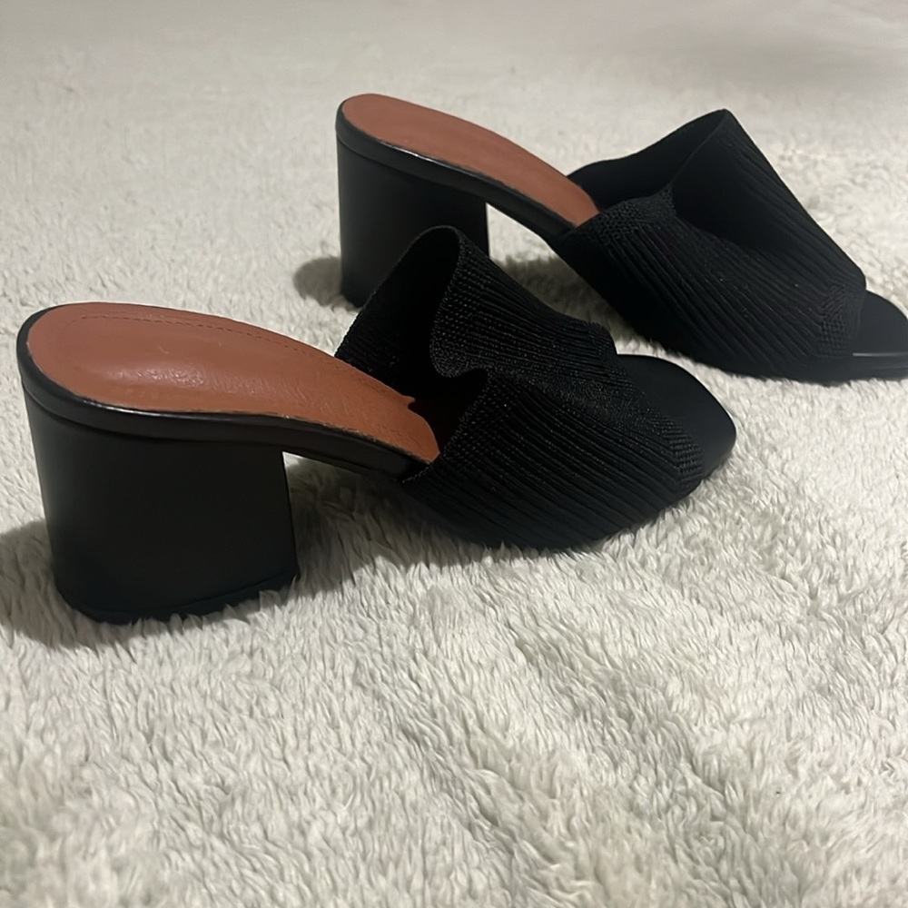 Black Ribbed Sandals - Picture 3 of 3